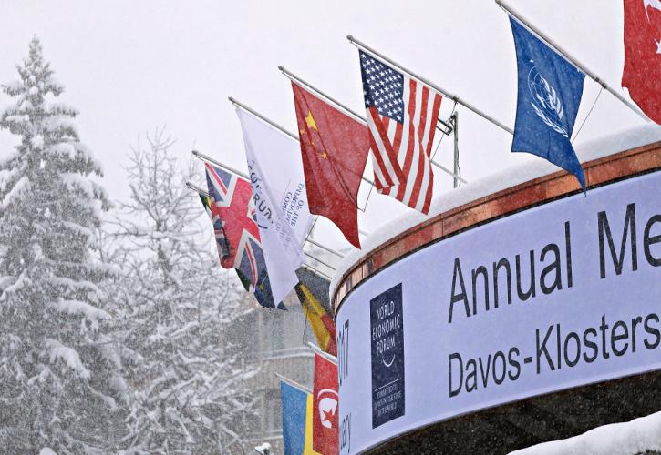Νταβός: Συναγερμός για το ενδεχόμενο χιονοστιβάδων