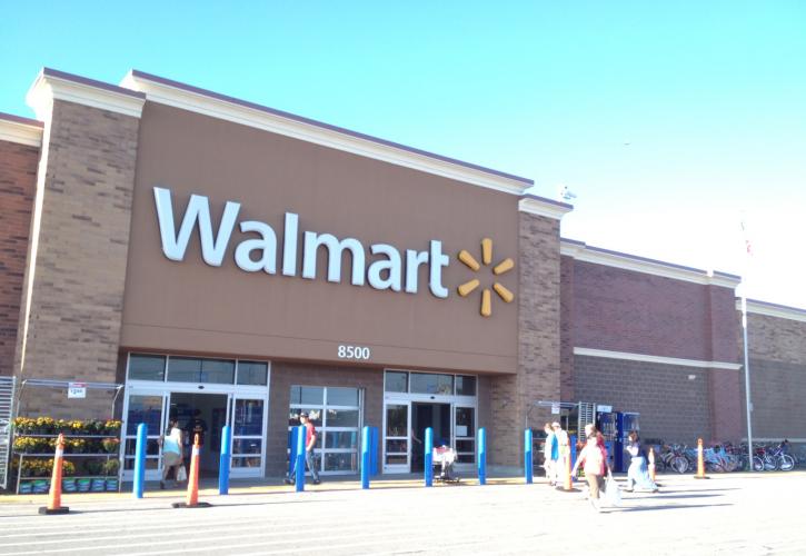 Ισχυρό τρίμηνο για Walmart: Έσοδα 173,3 δισ. δολάρια - «Άλμα» 23% στις online πωλήσεις