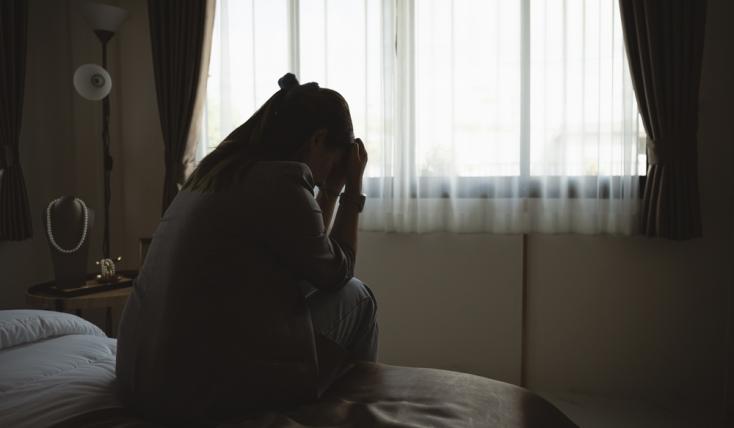 Συγκεκριμένα συμπτώματα κατάθλιψης στη μέση ηλικία συνδέονται με αυξημένο κίνδυνο άνοιας