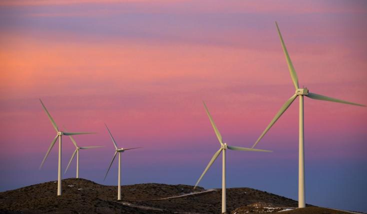 Η Masdar στηρίζει την πράσινη ανάπτυξη του Πόρου με δωρεά 11 εκατ. ευρώ