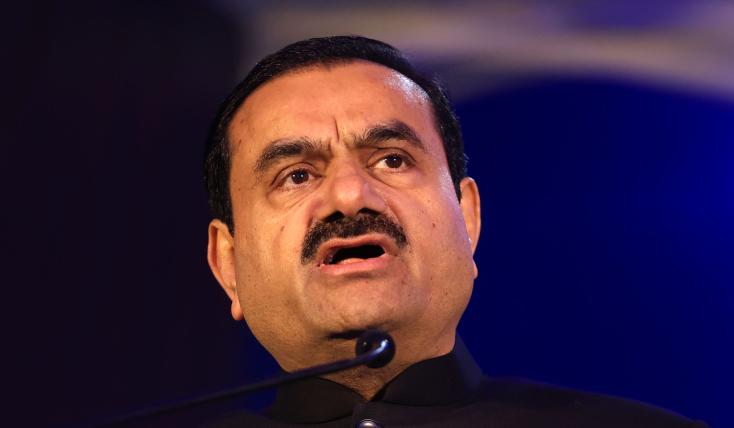 Adani: Επενδύσεις 100 δισ. δολαρίων έως το 2035 σε data centers με πράσινη ενέργεια και AI