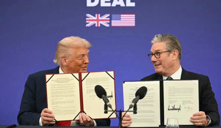 Tech deal 340 δισ. δολαρίων από Τραμπ - Στάρμερ: «Η μεγαλύτερη συμφωνία στη βρετανική ιστορία»