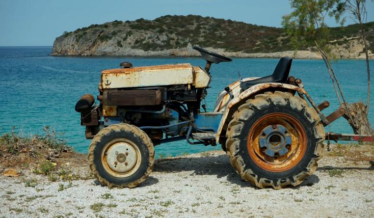 Εμείς συζητάμε για 1 ή 1,5 λεπτό φθηνότερο ρεύμα, όταν η αγροτική υφήλιος φλέγεται…