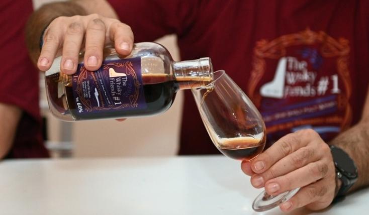 Παρουσιάστηκε το πρώτο ελληνικό single malt ουίσκι