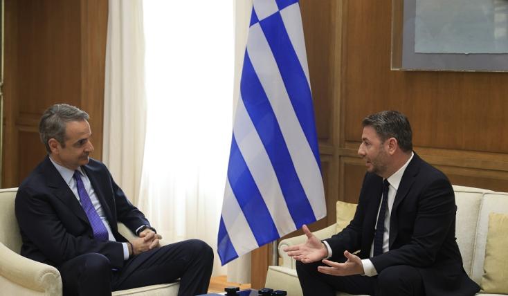 Μητσοτάκης σε Ανδρουλάκη: Η ελληνική διπλωματία και οι Ένοπλες Δυνάμεις στην υπηρεσία του οικουμενικού ελληνισμού