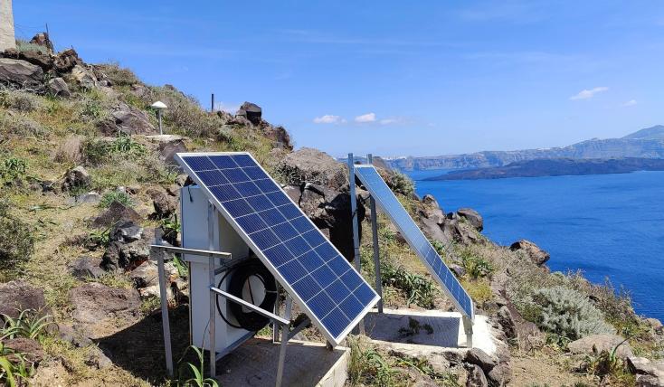 «Καλωδιώνονται» Σαντορίνη και Θηρασιά για την έγκαιρη ανίχνευση σεισμικής δραστηριότητας