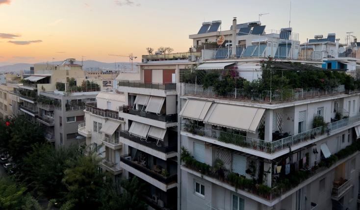 Μεταβιβάσεις ακινήτων: Σε δυο ταχύτητες οι εισπράξεις τον Απρίλιο, σε άνοδο γονικές παροχές και δωρεές