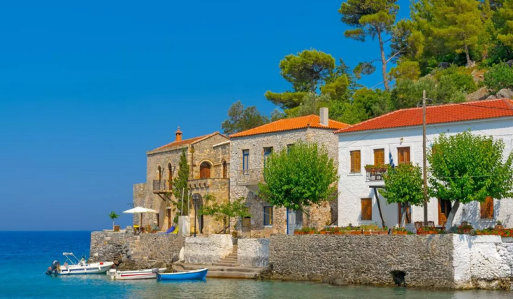 5 γραφικά ψαροχώρια της Πελοποννήσου για αξέχαστες αποδράσεις