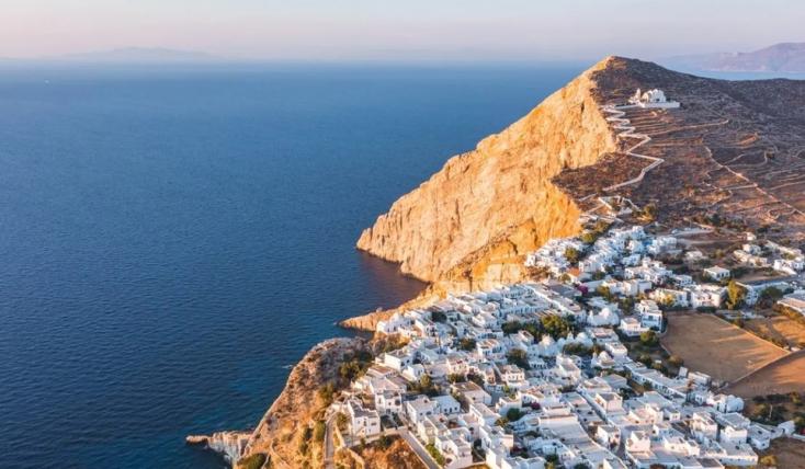 15 εντυπωσιακές Παναγίες του Αιγαίου: Παράδοση και τοπία που κόβουν την ανάσα