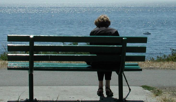 Συνταξιοδοτικό χάσμα 25,4% μεταξύ γυναικών - αντρών δημιουργούν οι μισθολογικές ανισότητες στην ΕΕ