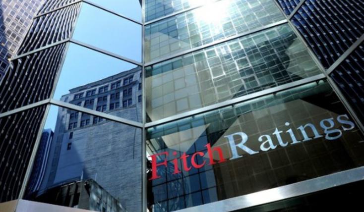 Fitch: Η Ελλάδα ξεχωρίζει πανευρωπαϊκά για τη βελτίωση της δημοσιονομικής της εικόνας