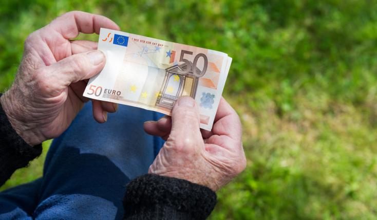 Στα 807 ευρώ η μέση σύνταξη στον ιδιωτικό τομέα, στα 1.233 ευρώ στο Δημόσιο