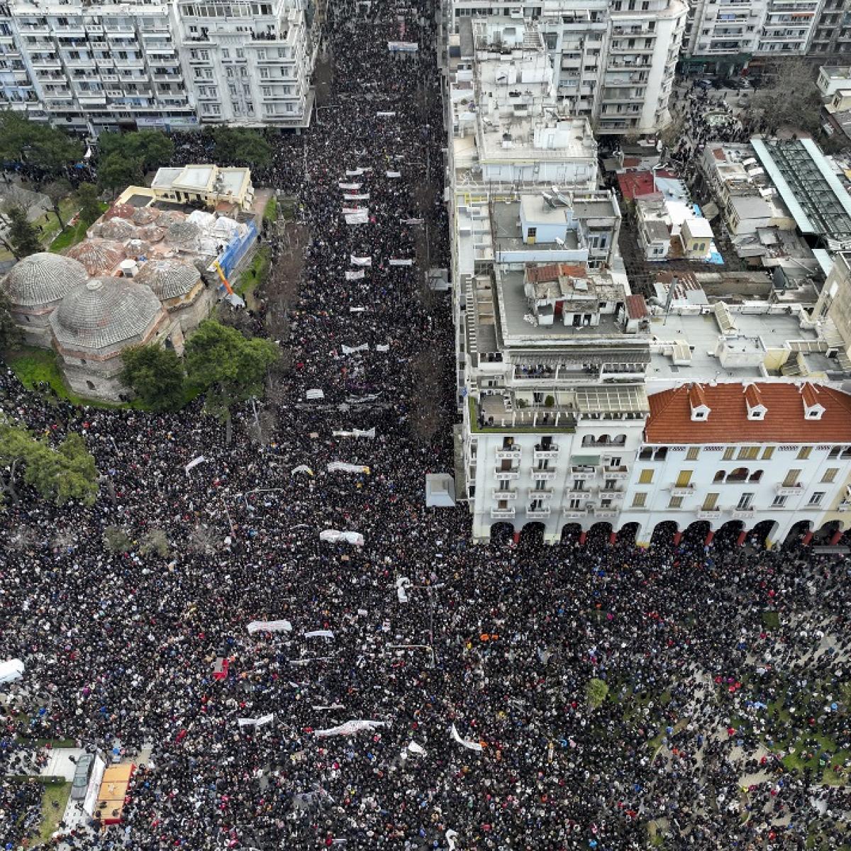 Θεσσαλονίκη: Ολοκληρώθηκε το συλλαλητήριο για το δυστύχημα των Τεμπών | Insider