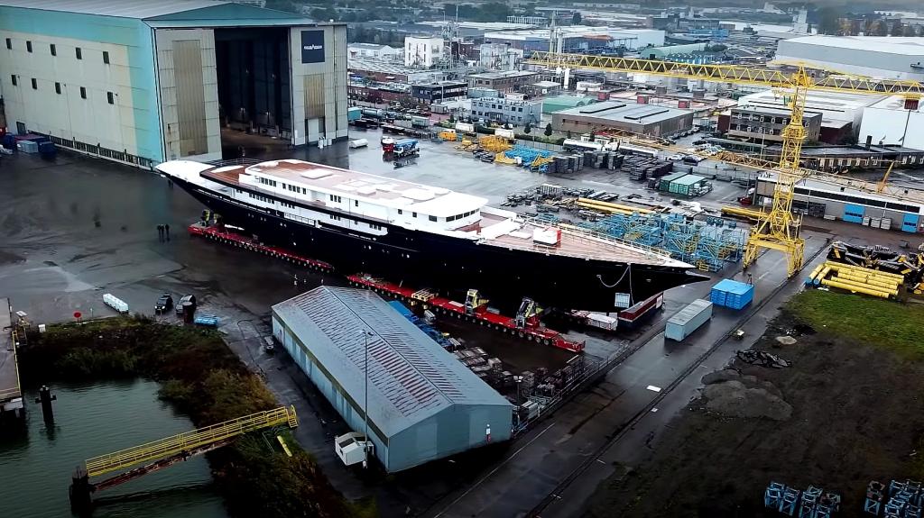 Αυτό είναι το superyacht των 500 εκατ. δολαρίων του Jeff Bezos