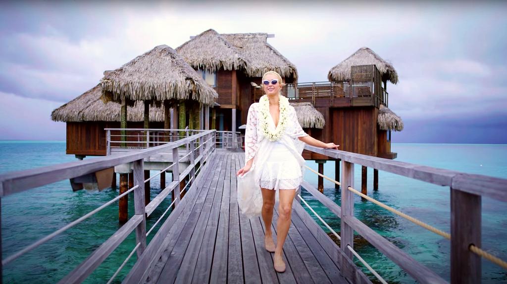  Paris Hilton: Έκανε reality στο YouTube το μήνα του μέλιτος στα Bora Bora