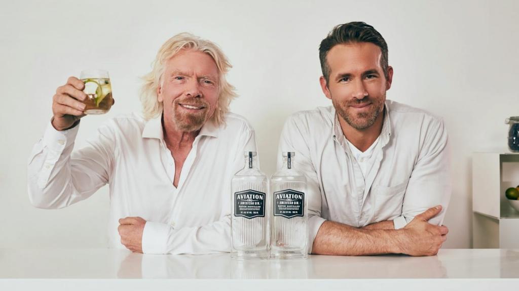 Virgin Voyages: Ο Richard Branson θα σερβίρει το Aviation Gin του Rayan Reynolds στα κρουαζιερόπλοιά του 
