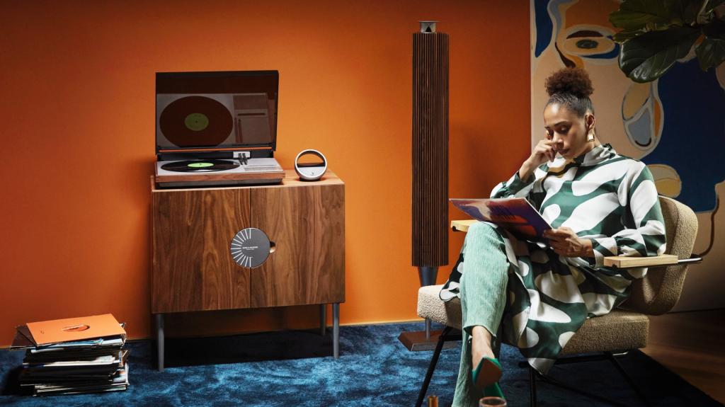 Bang & Olufsen Beosystem 72-22: Design, ψηφιακές προδιαγραφές κι ένα θρυλικό πικάπ στο νέο μουσικό θαύμα