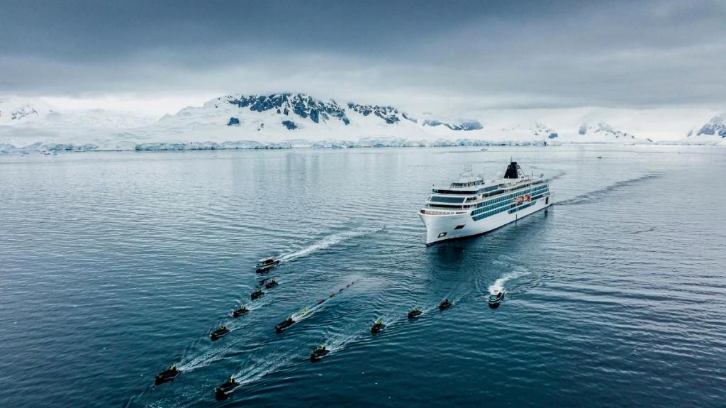Viking Octantis: Το νέο εξερευνητικό κρουαζιερόπλοιο βάζει την πολυτέλεια στην περιπέτεια της Ανταρκτικής