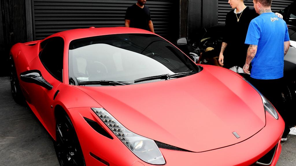 Justin Bieber: Γιατί μπήκε στη «μαύρη λίστα» των πελατών της Ferrari