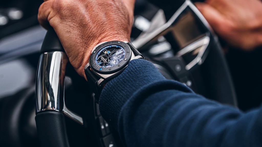 Panerai Submersible S BRABUS Blue Shadow Edition: Ένα ρολόι φτιαγμένο ν' αντέξει την απόλυτη καταιγίδα 