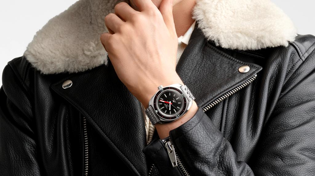 Longines Ultra-Chron: Ένα καταδυτικό ρολόι υψηλής ταχύτητας με θρυλικό μηχανισμό και προσιτή τιμή 