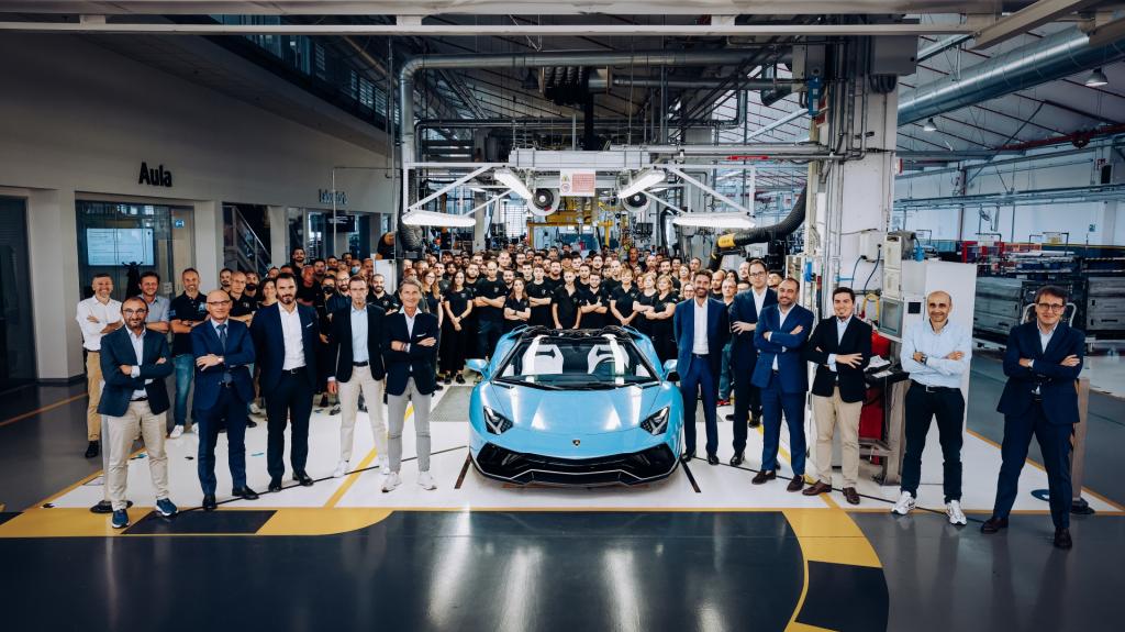 Lamborghini: Κλείνει για δεύτερη και τελευταία φορά την παραγωγή της Aventador 