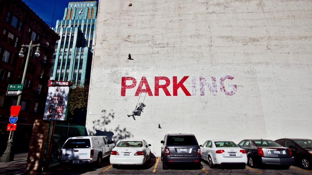 Banksy: Η τοιχογραφία του σε ιστορικό κτίριο του Λος Άντζελες διπλασίασε την τιμή πώλησης του ακινήτου