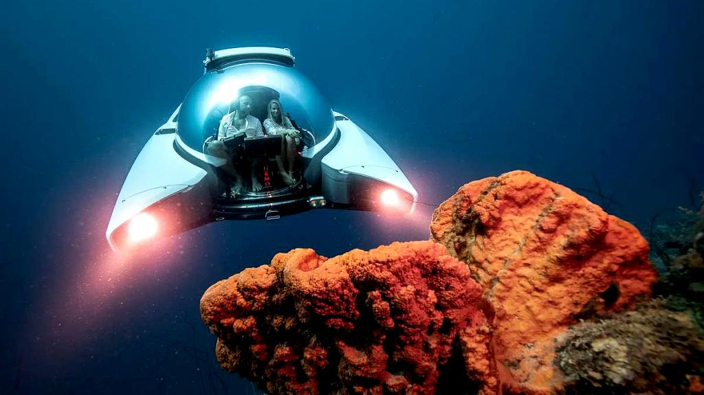 Το διθέσιο υποβρύχιο Nemo 2 της U-Boat Worx κοστίζει 600.000 ευρώ και είναι το νέο παιχνίδι των πλουσίων