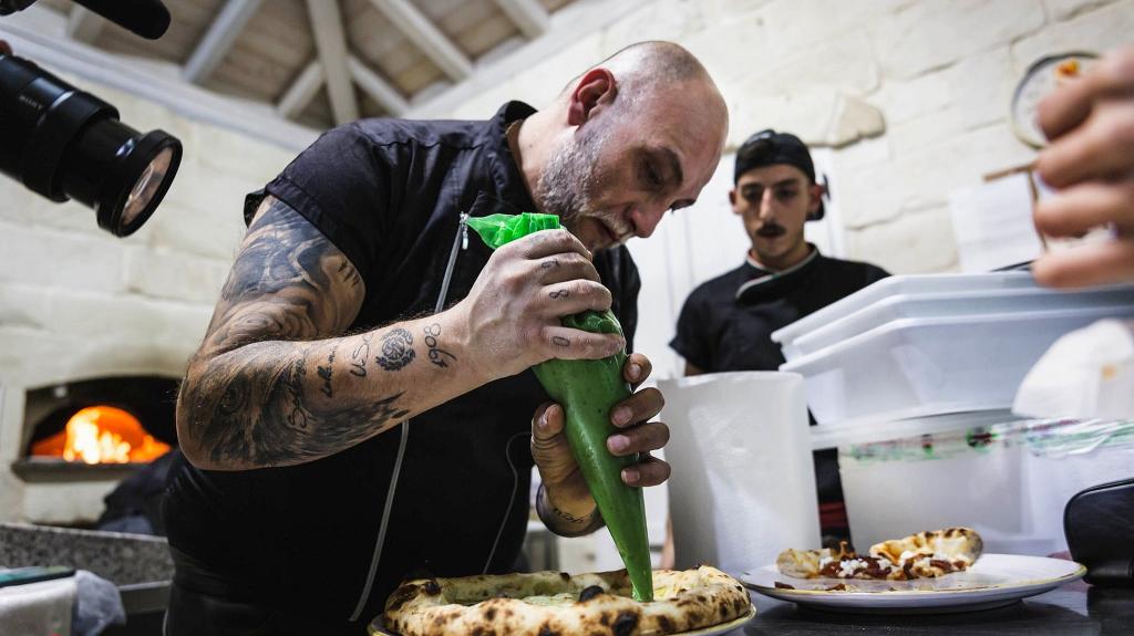 I Masanielli: H πιτσαρία στη Νάπολη που φτιάχνει επίσημα την καλύτερη πίτσα στον κόσμο