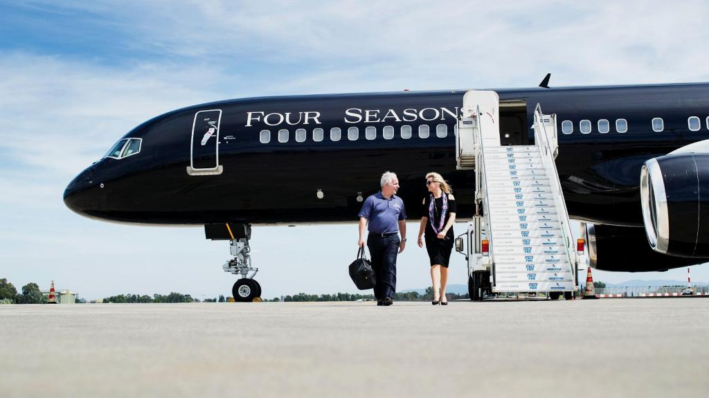 Four Seasons Private Jet Experience: Από Αθήνα μέχρι Ανταρκτική - Ο γύρος του κόσμου με ένα πολυτελές ιδιωτικό τζετ