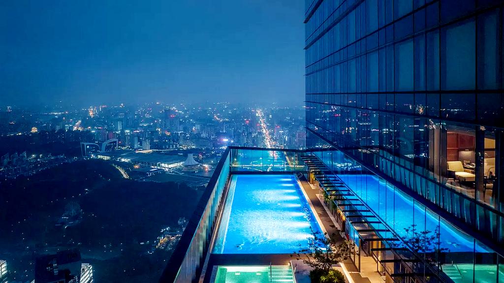 Guangxi China Resources Tower: Στην Κίνα το κτίριο με την ψηλότερη πισίνα στον κόσμο, 323 μέτρα πάνω από το έδαφος