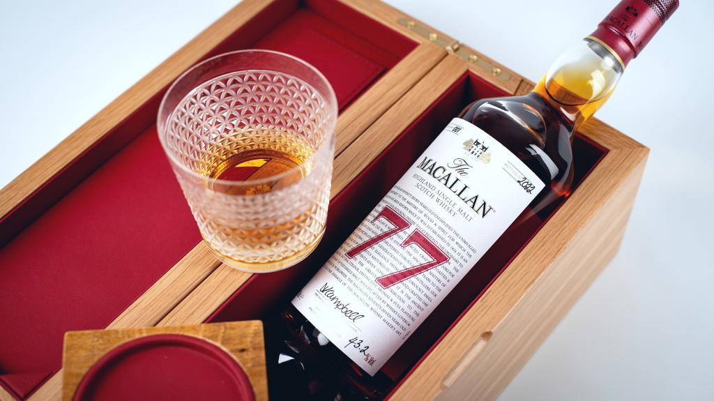 Macallan 77 Years Old: Το νέο single malt ουίσκι του σκωτσέζικου αποστακτηρίου έχει τιμή που συμβαδίζει με την ηλικία του