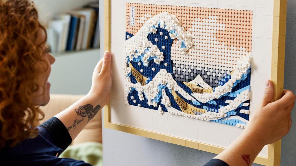 LEGO: Το νέο σετ 1.810 τεμαχίων είναι ένα έργο τέχνης - Ο πίνακας «The Great Wave» του Κατσουσίκα Χοκουσάι