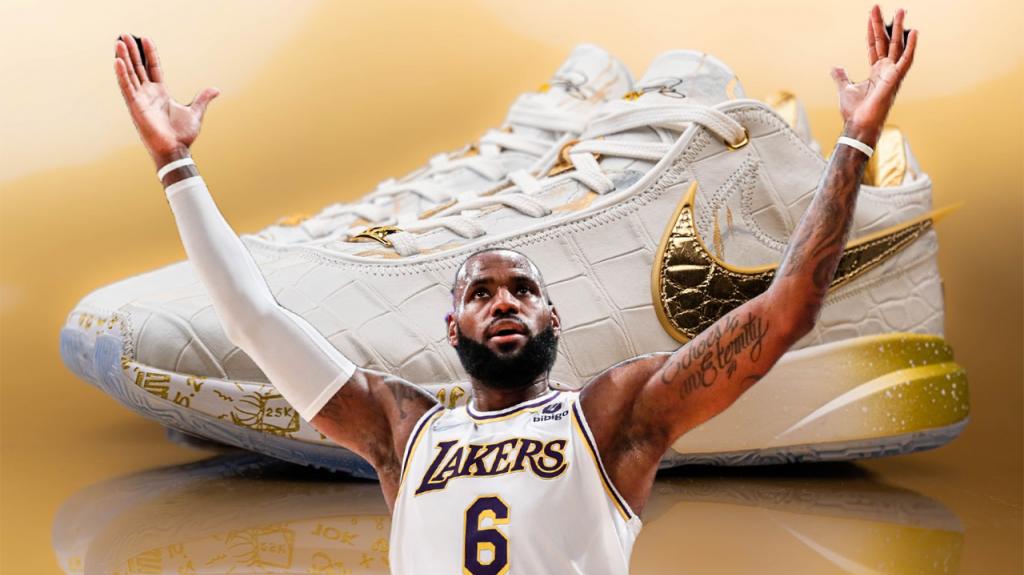 Το δώρο της Nike στον ΛεΜπρόν Τζέιμς για το ρεκόρ του καλύτερου σκόρερ είναι ένα επετειακό ζευγάρι sneakers