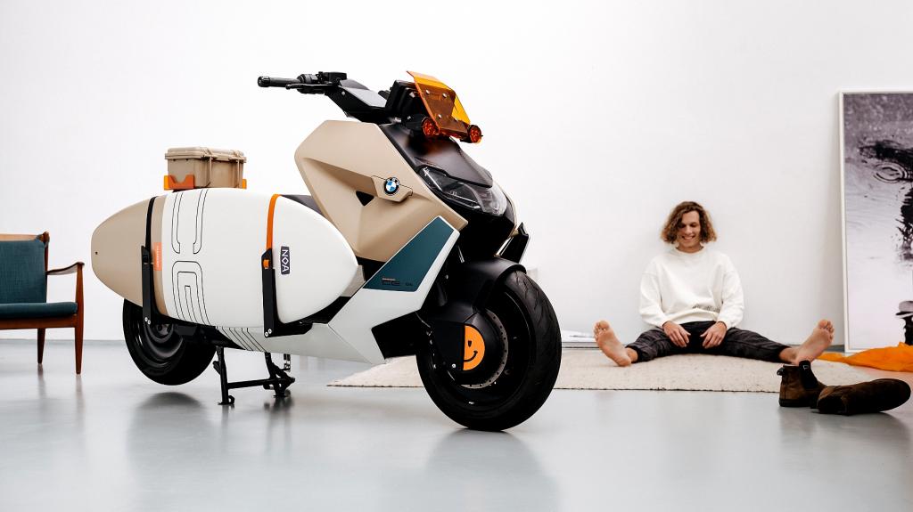 CE 04 Vagabund Moto Concept: Το remake του ηλεκτρικού σκούτερ της BMW έρχεται με δώρο σανίδα του σερφ