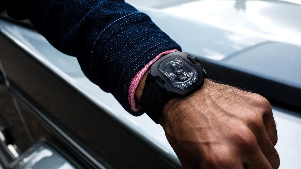  URWERK UR-120 Space Black: Τεχνολογία, έμπνευση και επιστημονική φαντασία σε ένα νέο αντισυμβατικό ρολόι 