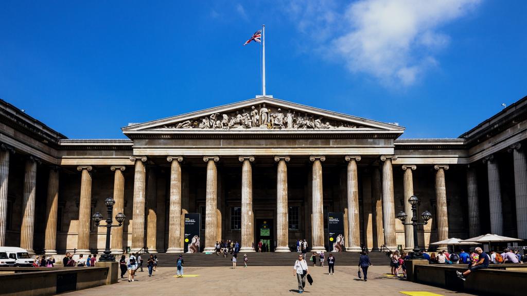 Βρετανικό Μουσείο: Κλεμμένα αντικείμενα πωλούνται στο eBay για 47 ευρώ - Ύποπτος ο έφορος ελληνικών αρχαιοτήτων