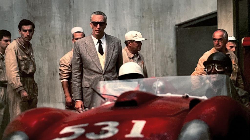 «Ferrari»: Γιατί ο πρωταγωνιστής Άνταμ Ντράιβερ δεν οδήγησε ούτε μία Ferrari στα γυρίσματα της ομώνυμης ταινίας