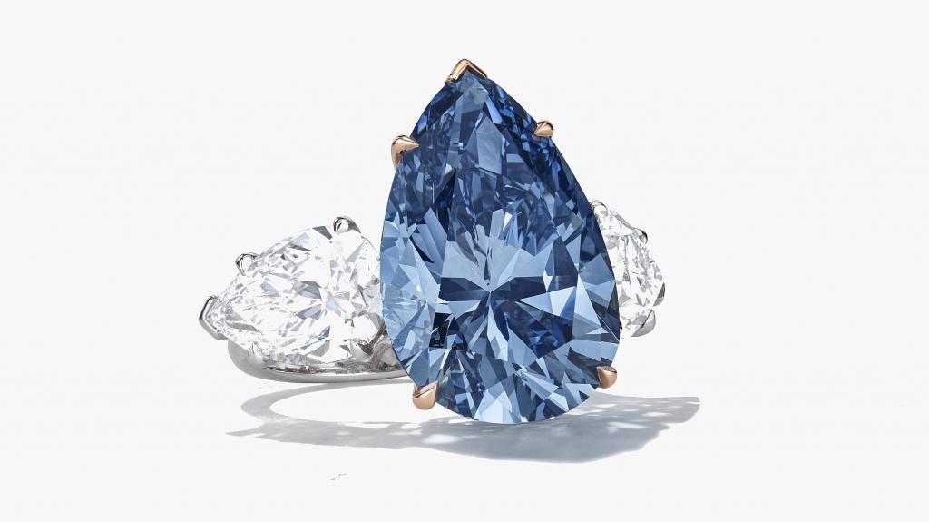 «Bleu Royal»: Σε δημοπρασία το τεράστιο μπλε διαμάντι των 17,61 καρατίων - Στα 50 εκατ. δολάρια εκτιμάται η τιμή του