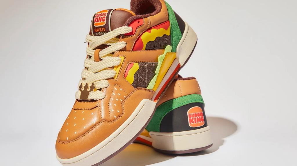 Εμπνευσμένα από ένα θρυλικό burger: Αυτά είναι τα νέα sneakers των Burger King