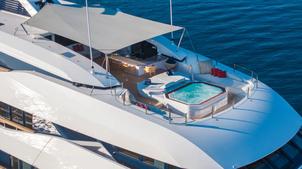 Άλλαξε χέρια εμβληματικό superyacht - Deal 85 εκατ. ευρώ για το Χάμσαϊρ