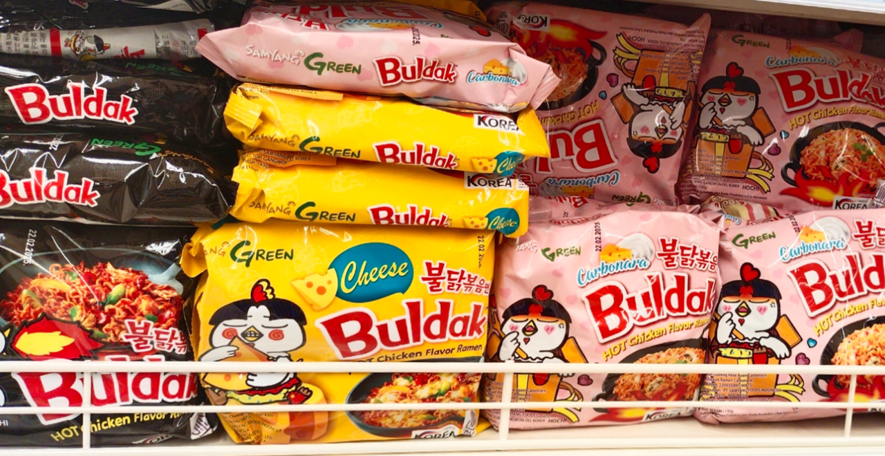Viral, spicy και καυτερά: Το success story των ramen noodles της Buldak
