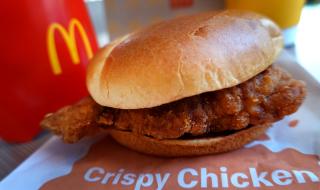 Γιατί ζει στιγμές δόξας το κοτόπουλο των McDonald's