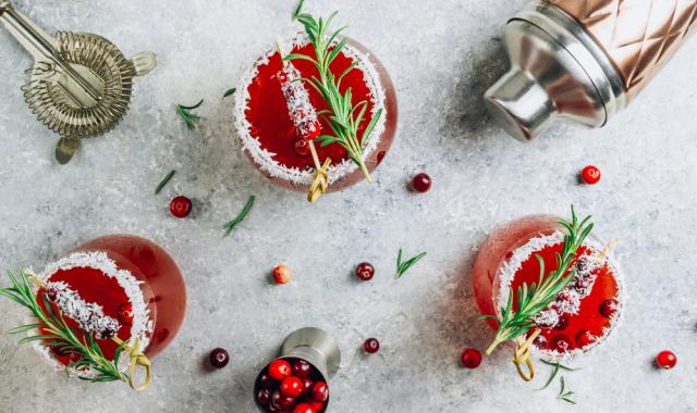 Πρωτοχρονιάτικος οδηγός για «σπιτικά» Covid-Free cocktails