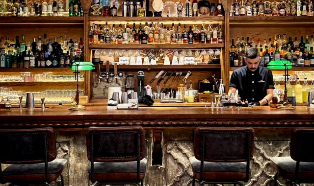 Τρία ελληνικά μπαρ στη λίστα με τα 100 καλύτερα του κόσμου