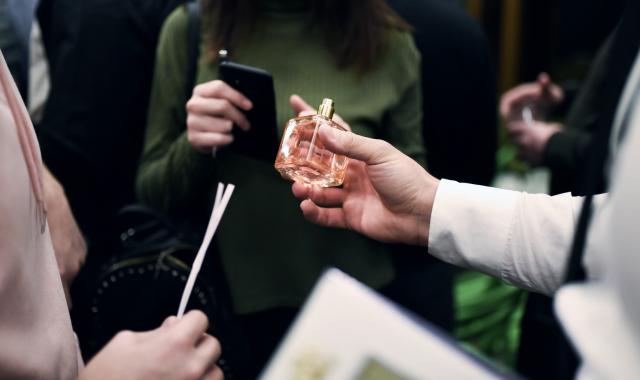 Φρενίτιδα για τα αρώματα πολυτελείας στις ΗΠΑ - Στα 4 δισ. δολάρια οι πωλήσεις φέτος