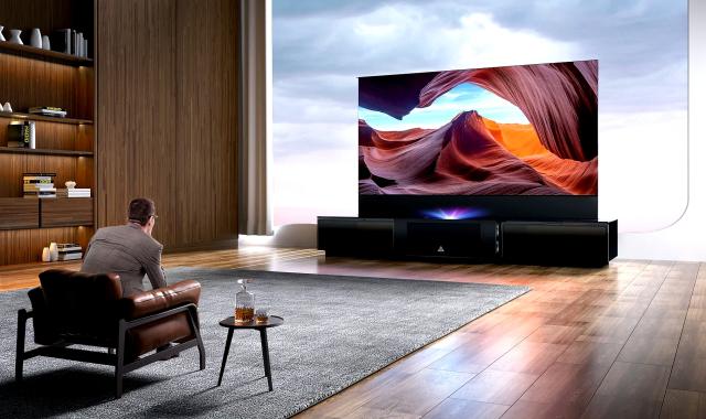 Αντίο σινεμά - Ένα νέο projector set έχει δική του οθόνη 120 ιντσών που εξαφανίζεται όταν δεν χρησιμοποιείται