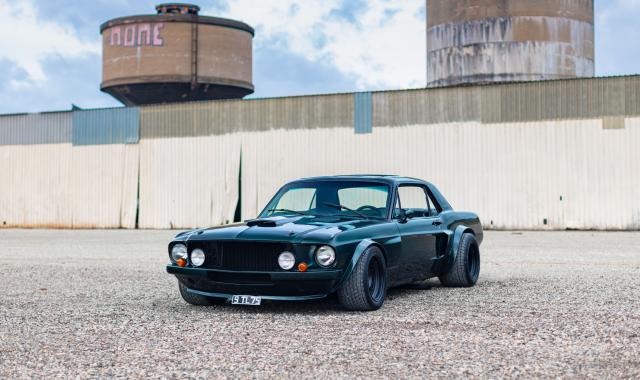 Με 400.000 ευρώ κάθεστε στο τιμόνι της κινηματογραφικής Ford Shelby GT500 Mustang του Ζαν Πολ Μπελμοντό