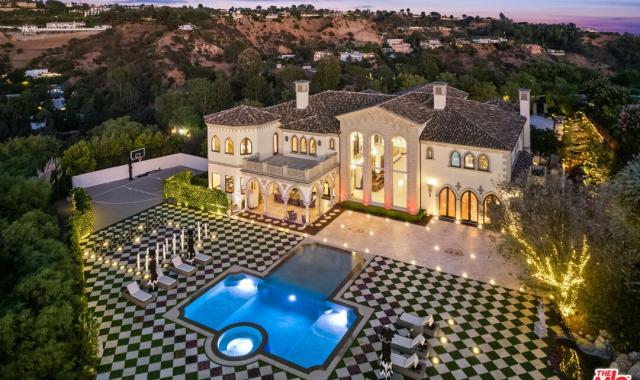 Με 22 εκατ. δολάρια το παλάτι με το Σιδερένιο Θρόνο του «Game of Thrones» είναι δικό σας