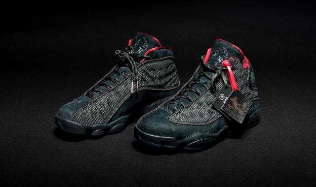 Σε δημοπρασία 23 ακυκλοφόρητα ζευγάρια sneakers Notorious B.I.G. x Nike Air Jordan 13